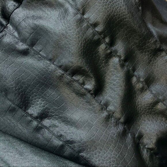 Wrapper Black Faux Crocodile Skin Adjustable Tank - Picture 4 of 4